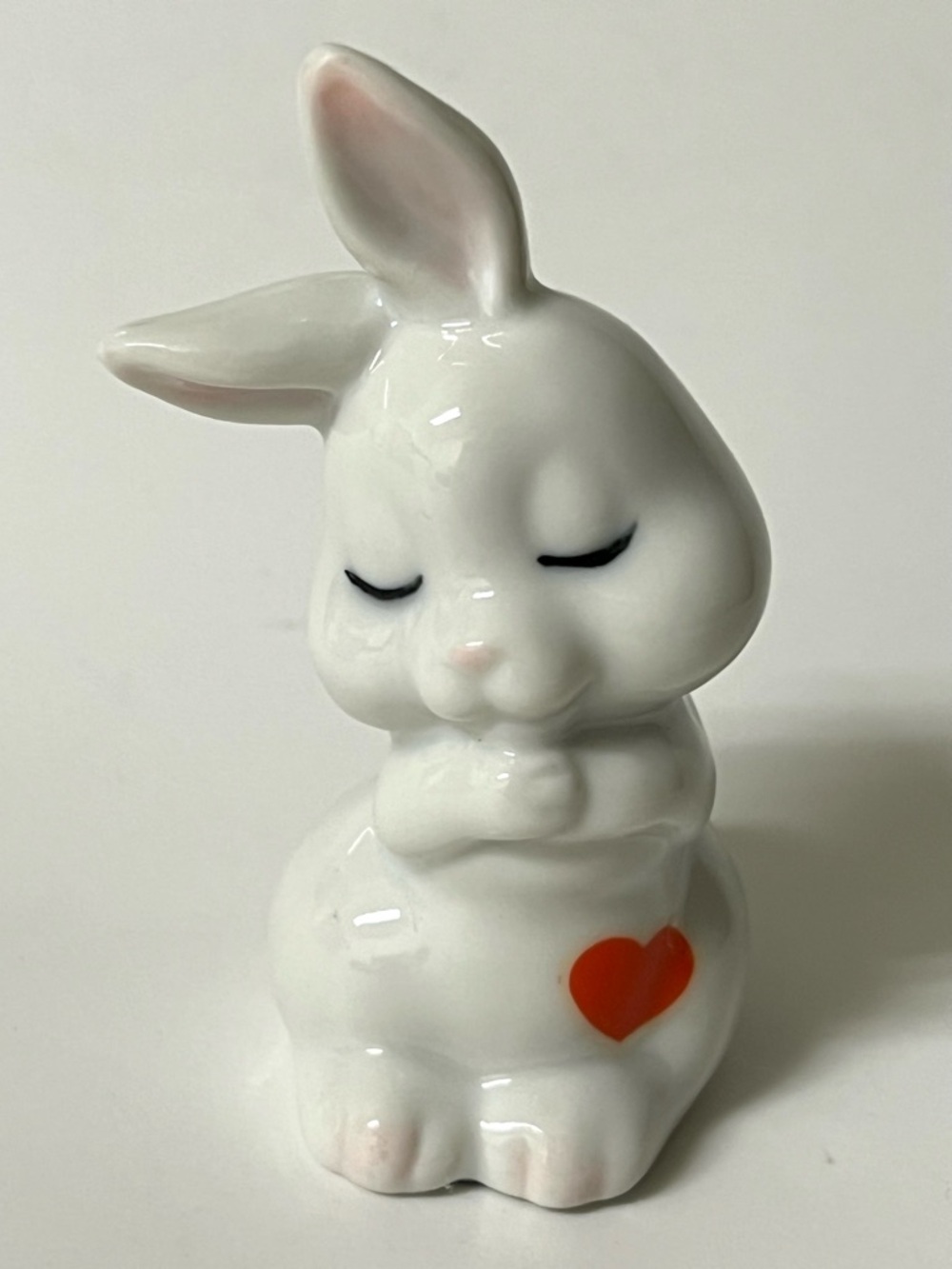Vintage Patmar Japan White Ceramic Porcelain Bunny Figurine Red Heart 2.8 in